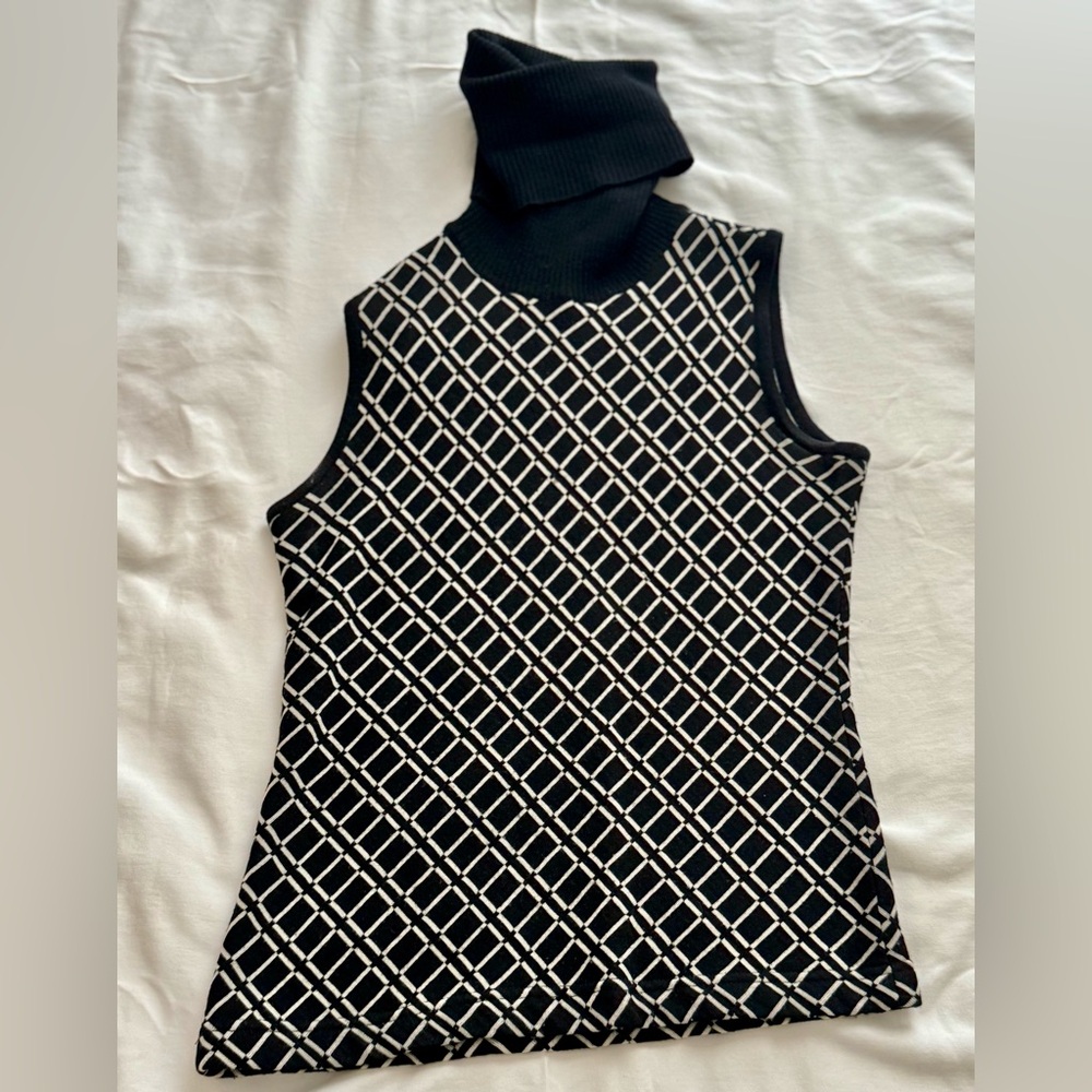 DKNY Black and White Wool Knit Top